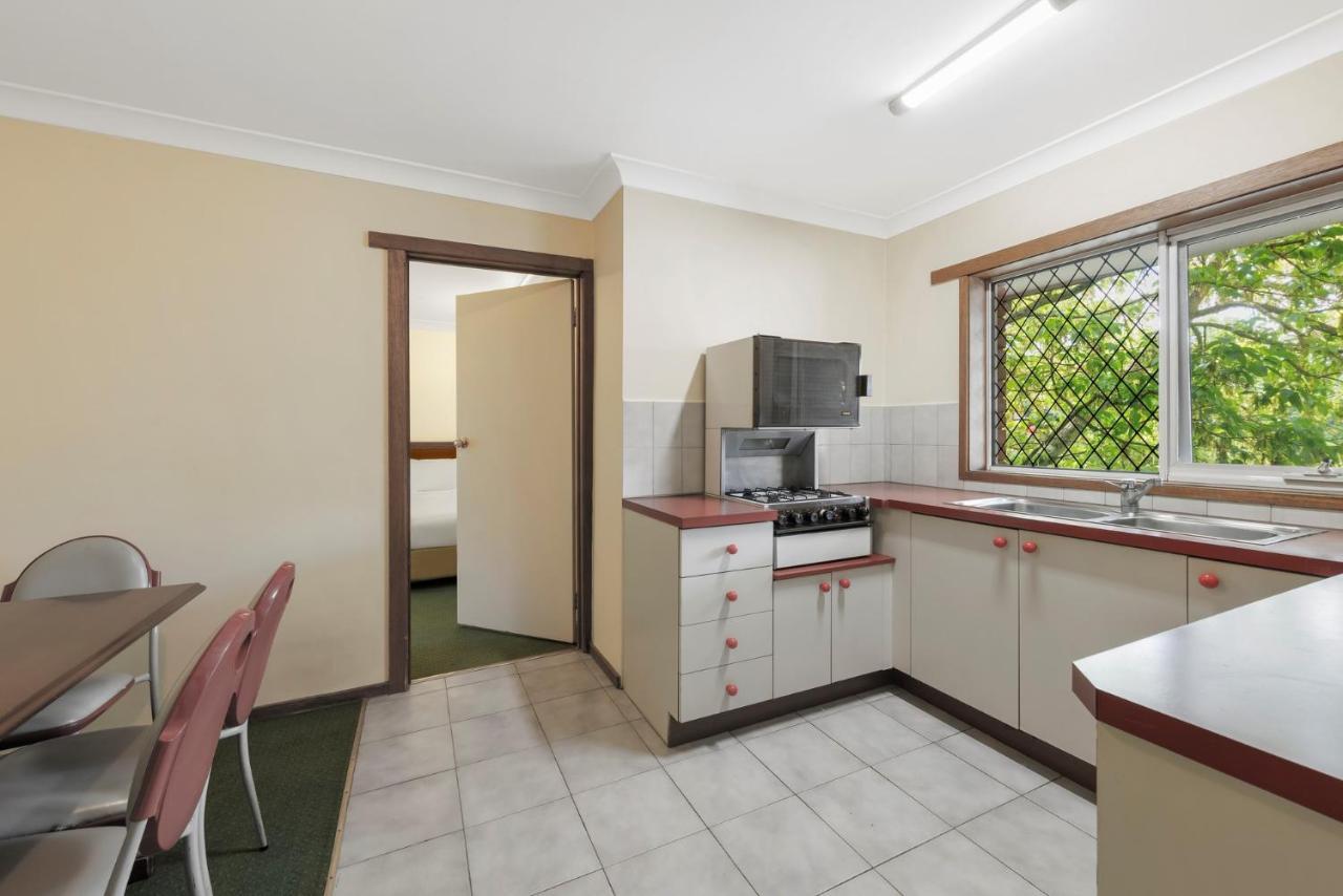 Elizabethan Lodge Melbourne Exterior photo